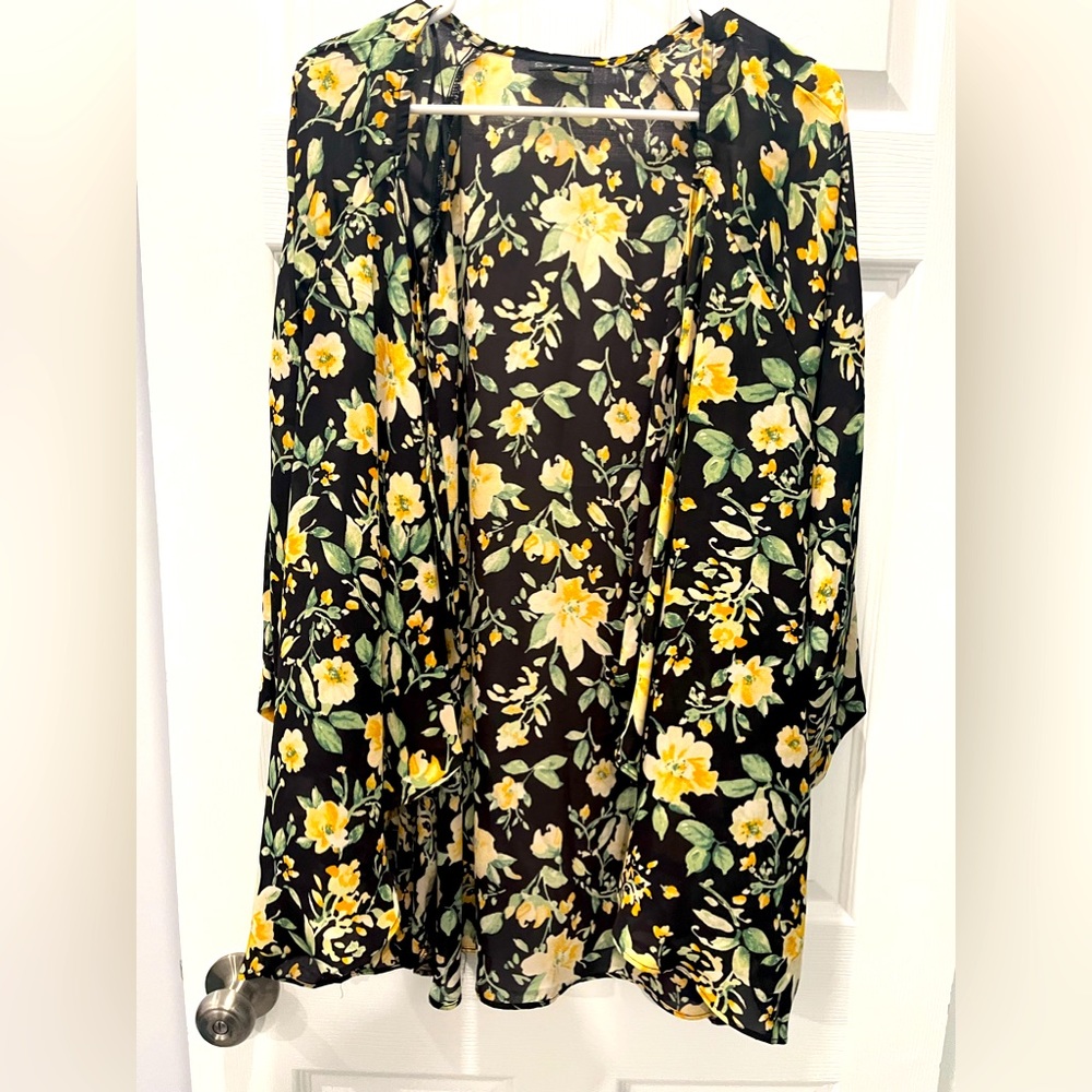 Cameo Appearance Black & Yellow Duster Kimono 3x